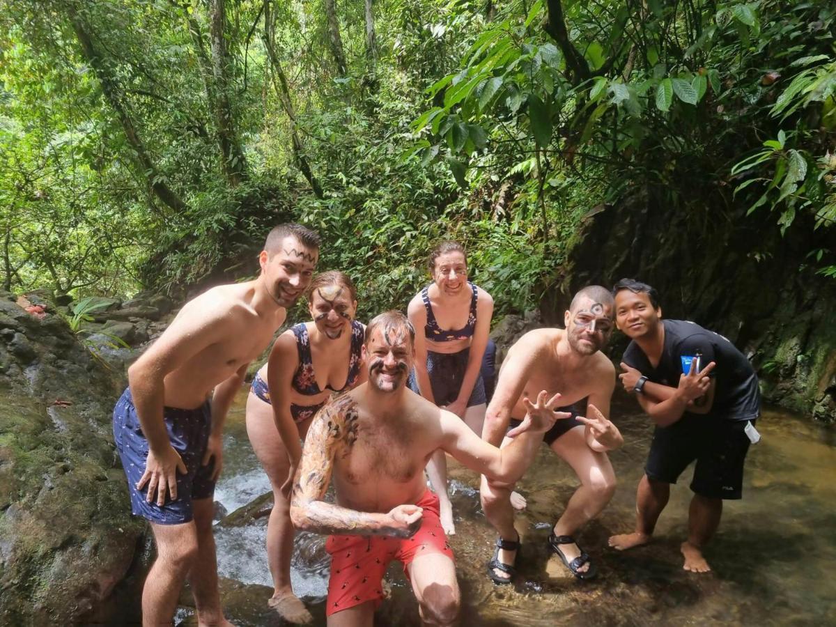 Lucky Bamboo'Bungalows-Resto And Orangutan Jungle Trekking Tours Bukit Lawang Exterior photo
